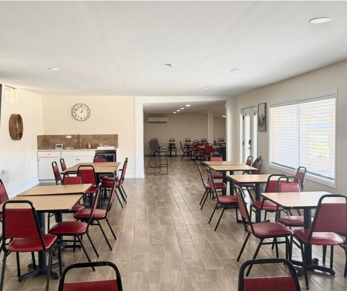 More Photos Of 320 19th St N, Columbus Flex For Lease