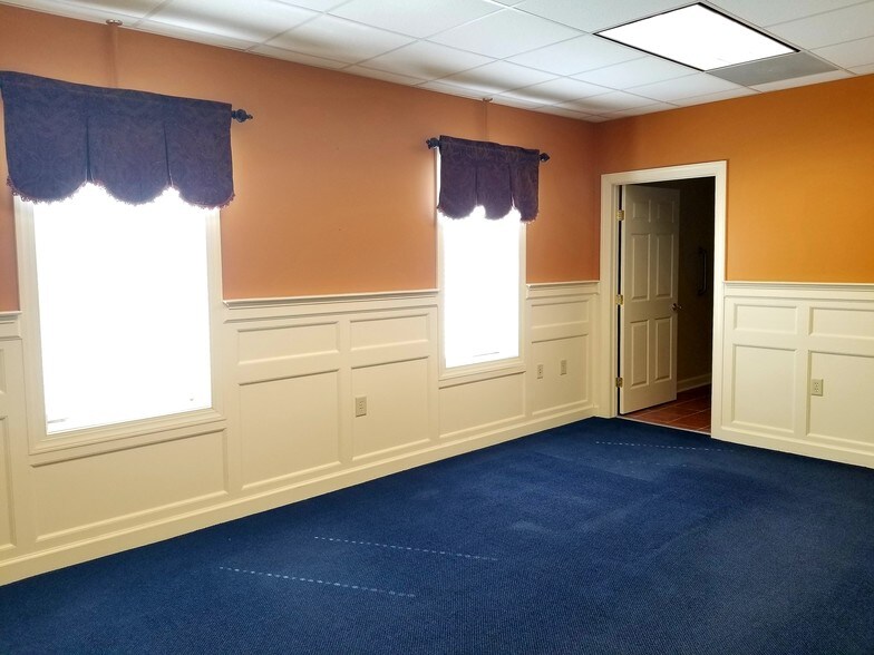 More Photos Of 3424 Boulevard, Colonial Heights General Retail For Lease