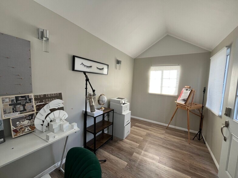 More Photos Of 28234 Kenton Ln, Santa Clarita Office For Lease