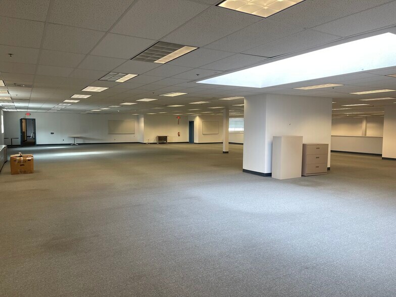 More Photos Of 2850-2860 Broadway St NE, Salem Medical For Lease