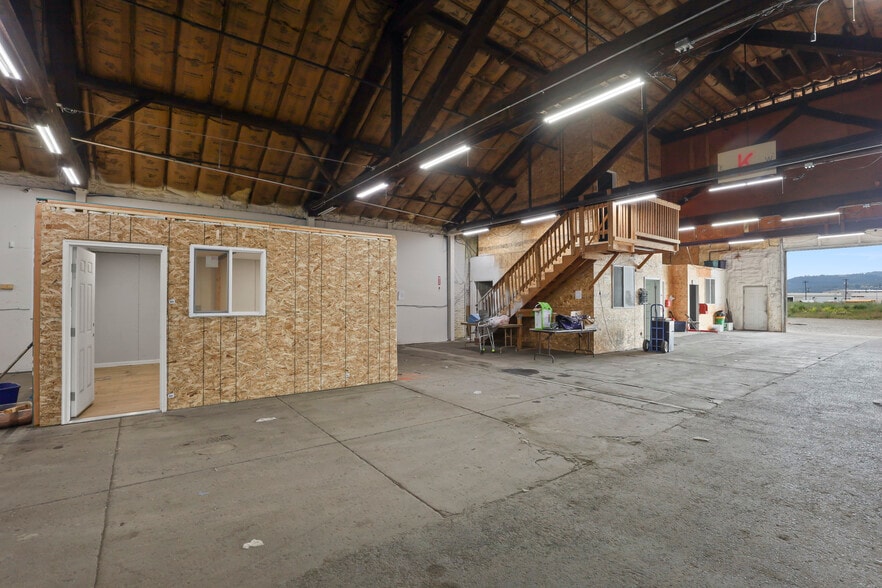 More Photos Of 3038 E Trent Ave, Spokane Warehouse For Lease