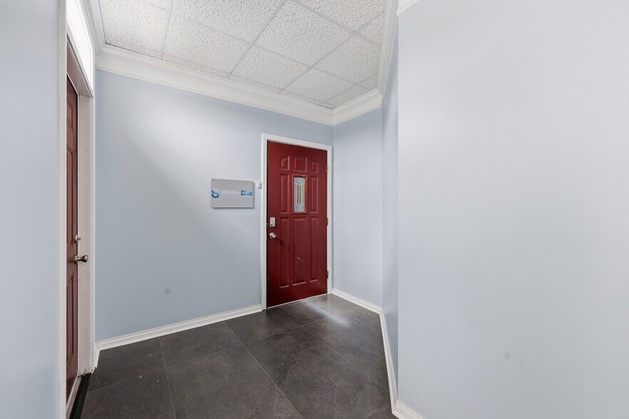 More Photos Of 531 Darby Creek Rd, Lexington Office For Lease