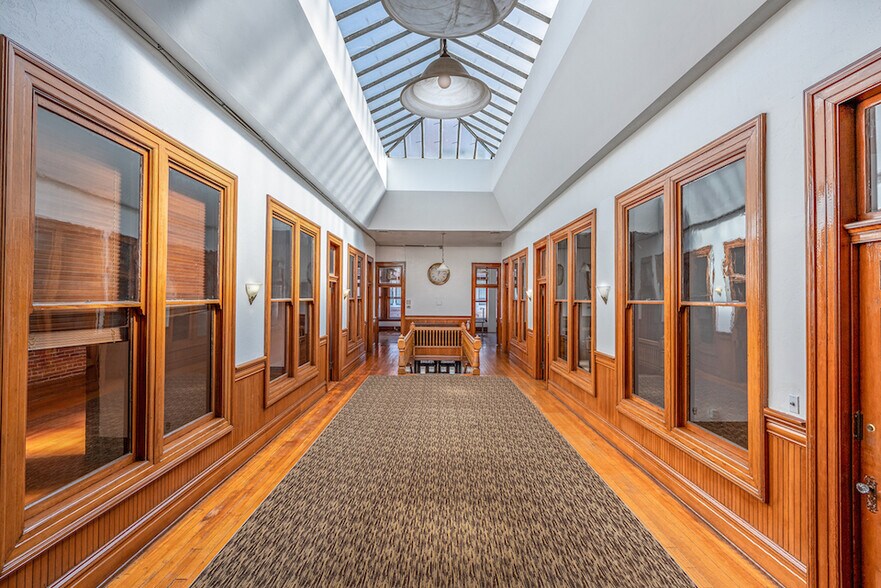 More Photos Of 826-836 5th Ave, San Diego General Retail For Sale