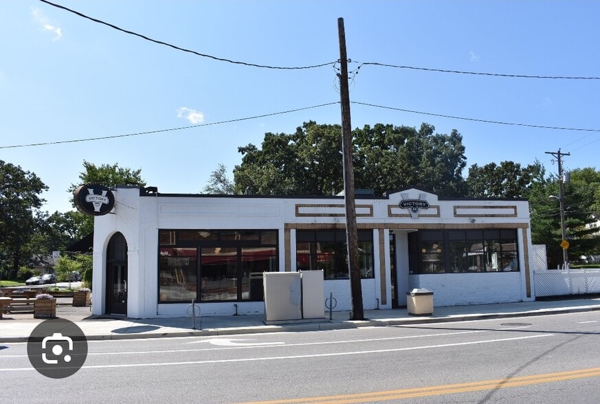 Primary Photo Of 2201-2205 44th Ave N, Minneapolis Restaurant For Sale