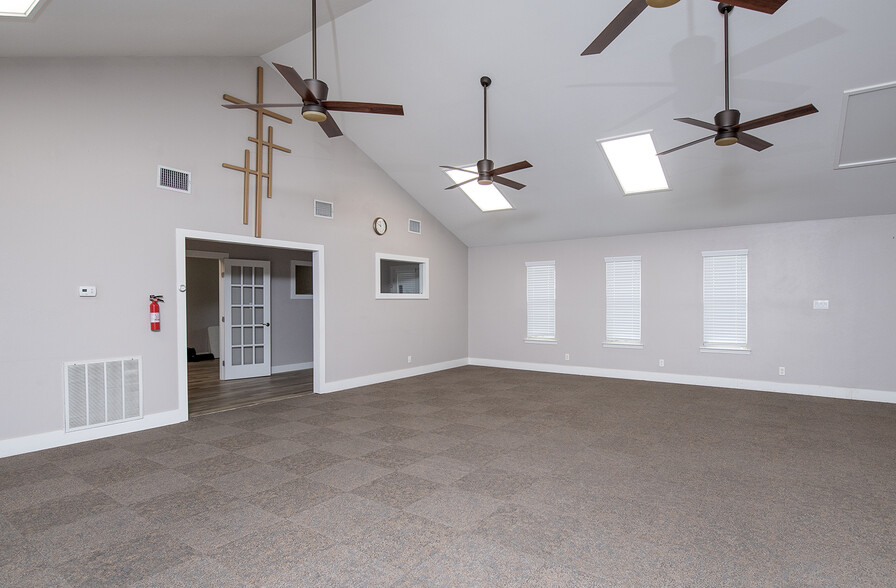 More Photos Of 148 W FM 487, Jarrell Religious Facility For Sale
