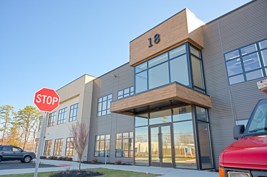 More Photos Of 18 Cox Cro Rd, Toms River Loft Creative Space For Lease