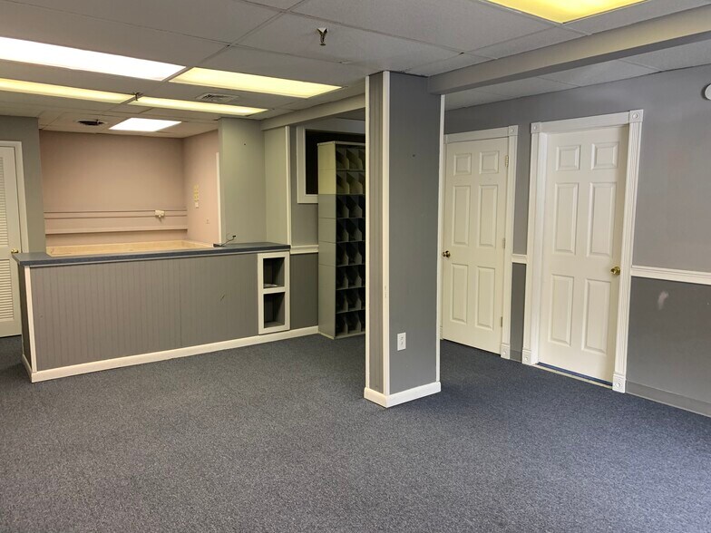 More Photos Of 9 Post Rd, Oakland Medical For Sale