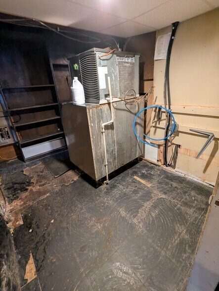 More Photos Of 17 Main St, Ballston Lake Restaurant For Lease