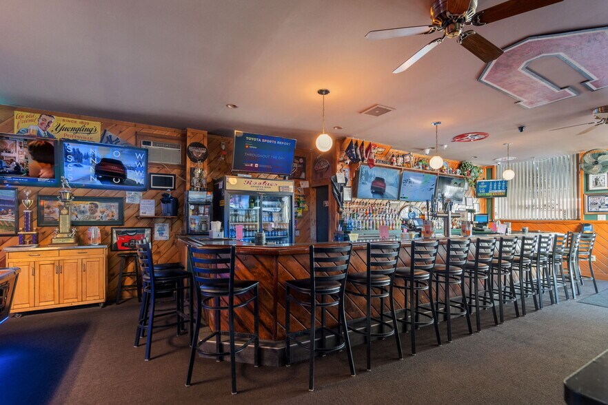 More Photos Of 1524 Van Vranken Ave, Schenectady Bar For Sale