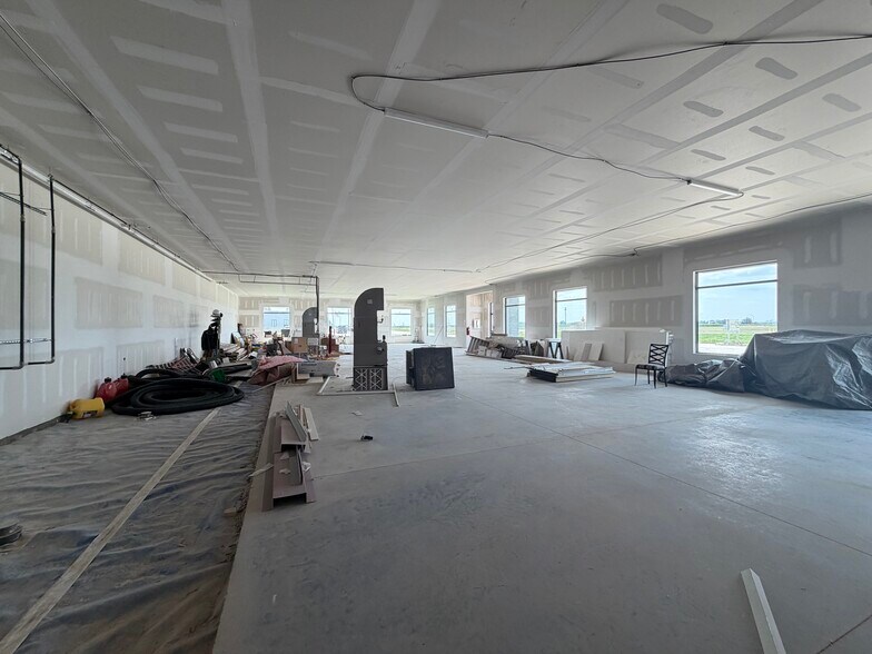 More Photos Of 2190 Old Highway 75, Sergeant Bluff Office For Lease
