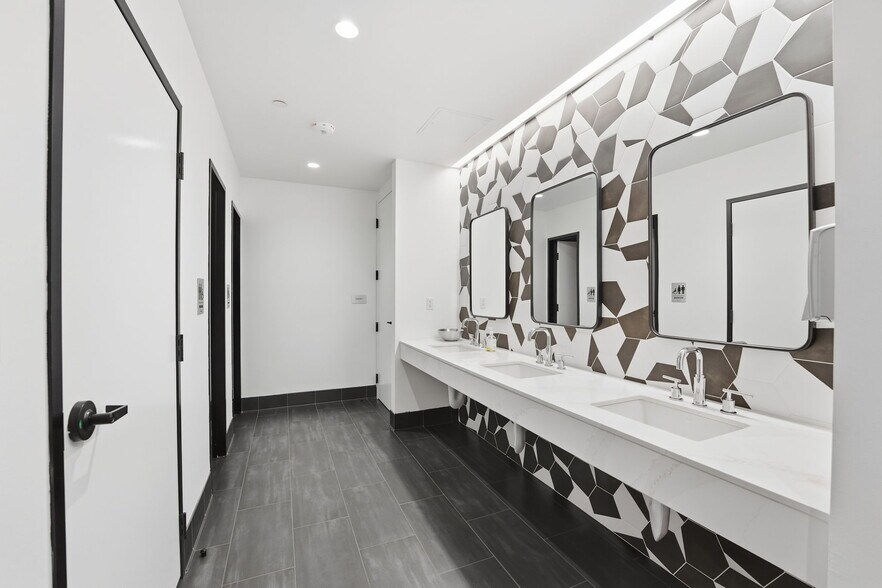 More Photos Of 1827-1829 Wiltberger St NW, Washington Office For Sale