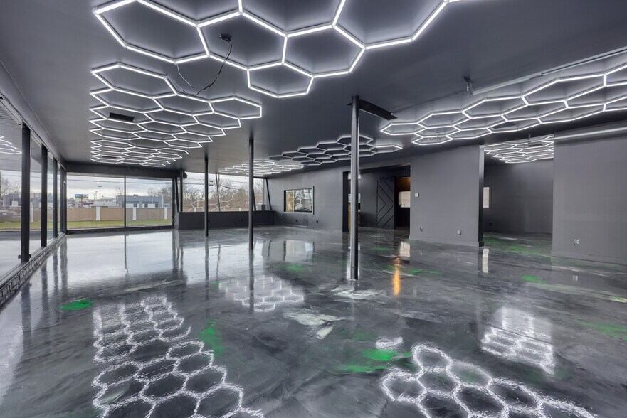 More Photos Of 1310 Manheim Pike, Lancaster Freestanding For Sale