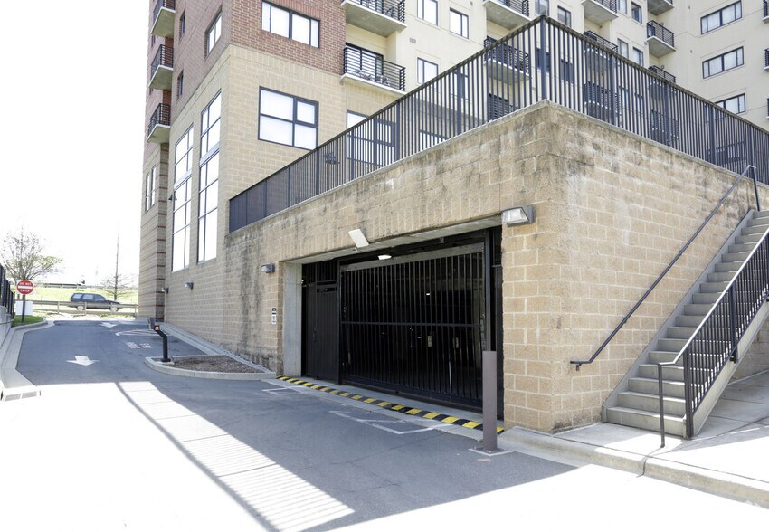 More Photos Of 715 N Church St, Charlotte Office For Sale