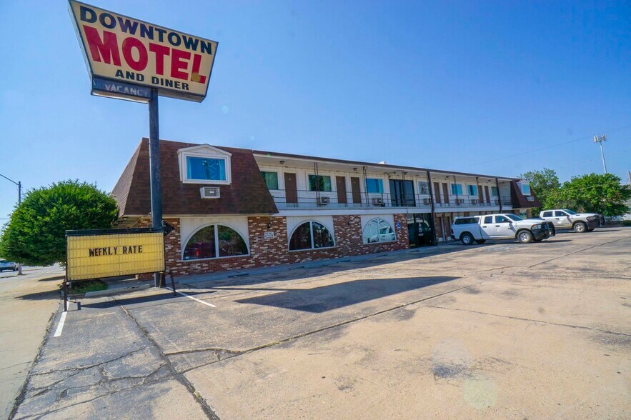 More Photos Of 1208 Oklahoma Ave, Woodward Hotel For Sale