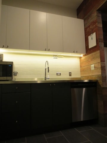 More Photos Of 1434 W Montrose Ave, Chicago Storefront For Sale