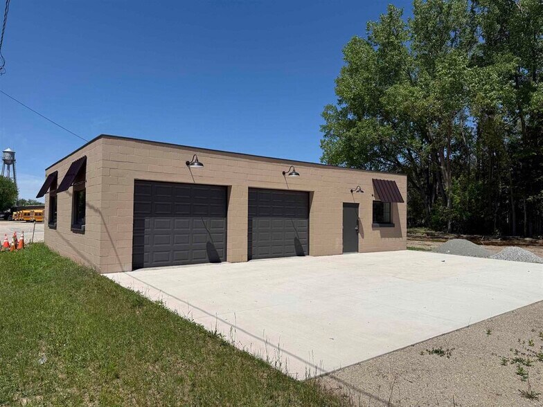 Primary Photo Of 349 Monroe St, Oconto Falls Service For Sale