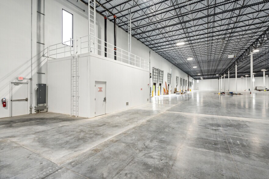 More Photos Of 420 Strathmore Rd, Summerville Unknown For Lease