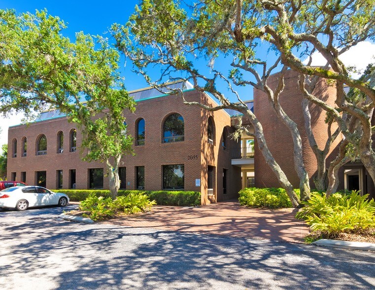 More Photos Of 2055 Wood St, Sarasota Office For Lease