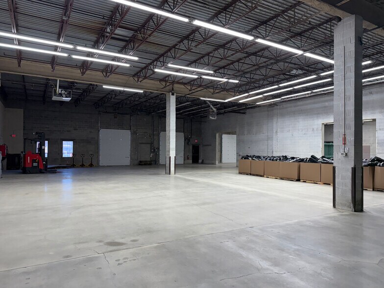 More Photos Of 7925-7929 Parston Dr, District Heights Warehouse For Lease