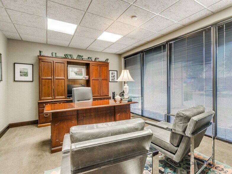 More Photos Of 2425 Wilcox Dr, Norman Office For Sale