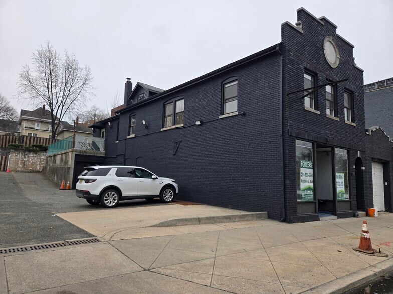 More Photos Of 508 Broad Ave, Ridgefield Storefront Retail Residential For Lease