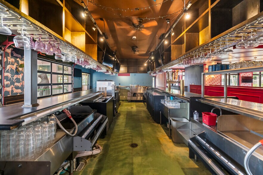 More Photos Of 2501 & 2519 Marshall St NE, Minneapolis Restaurant For Sale