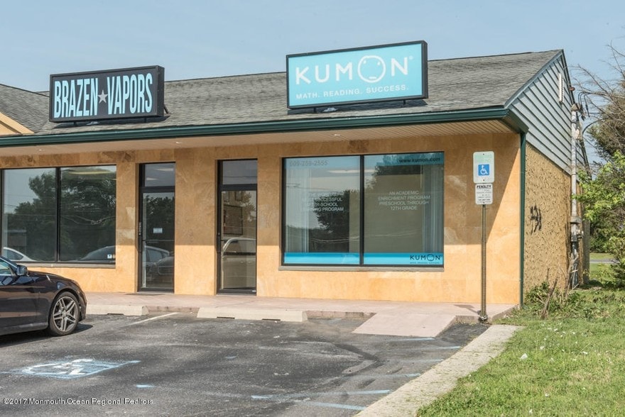 More Photos Of 441 Millstone Rd, Clarksburg Freestanding For Lease