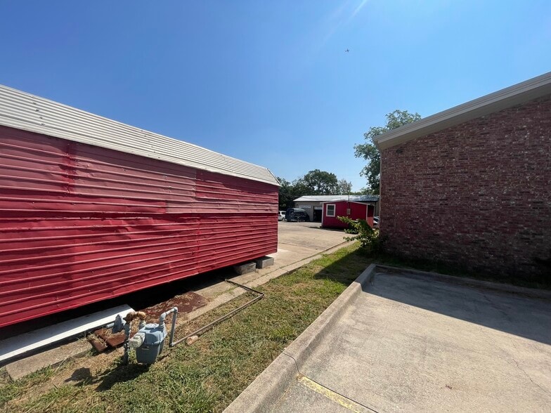 More Photos Of , McKinney General Retail For Sale