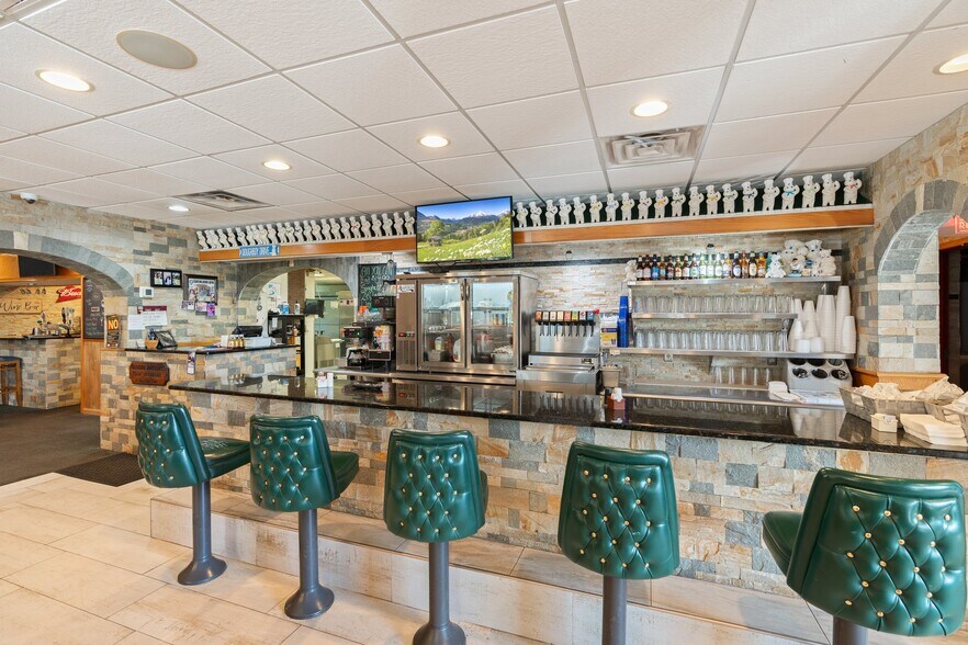 More Photos Of 232 W Moorestown Rd, Wind Gap Restaurant For Sale