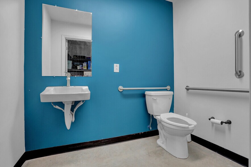 More Photos Of 596 Harman Rd, Halifax Winery Vineyard For Sale