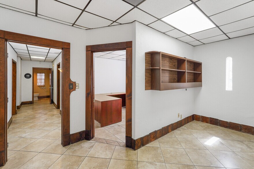 More Photos Of 537 10th St W, Bradenton Office For Lease