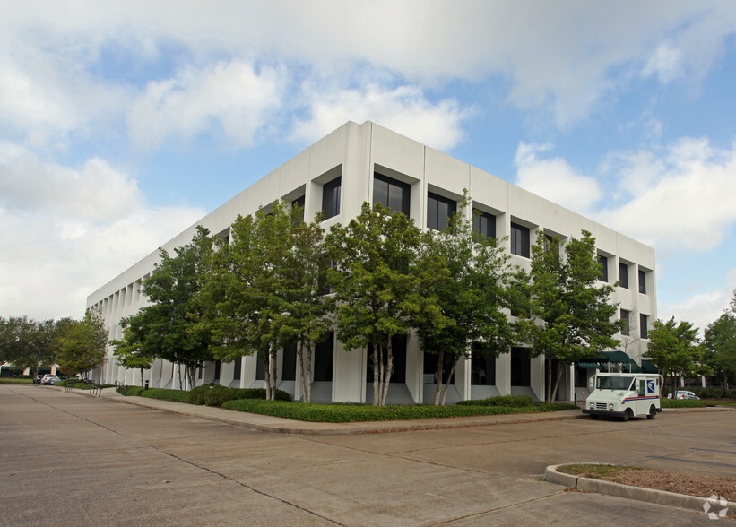 Primary Photo Of 120 Mallard St, Saint Rose Office For Lease