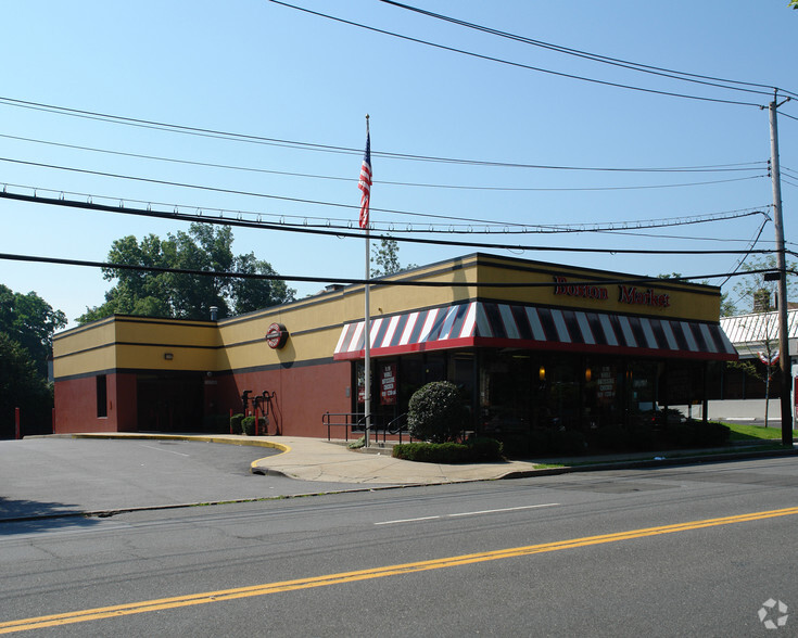 Primary Photo Of 659-667 W Boston Post Rd, Mamaroneck Fast Food For Lease