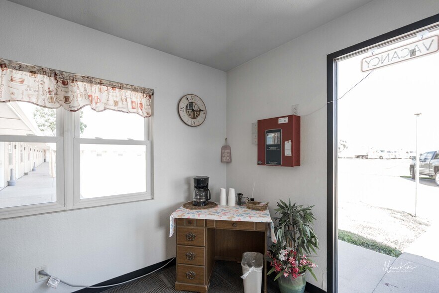 More Photos Of 203 SW 7th St, Stuart Hotel For Sale