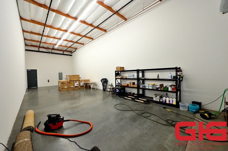 More Photos Of 238-256 W Chestnut Ave, Monrovia Warehouse For Sale