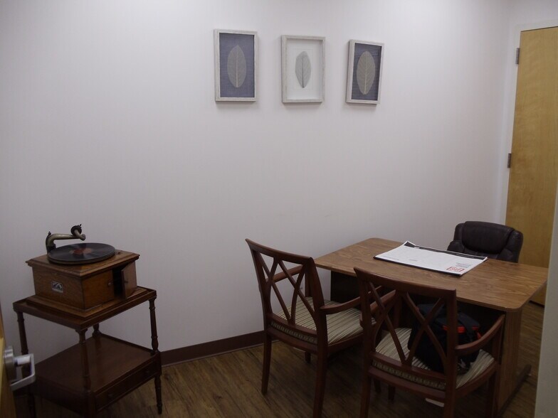 More Photos Of 72 Centre Ave, New Rochelle Storefront Retail Office For Sale