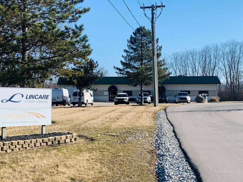 More Photos Of 615-619 Commerce Rd, Richmond Office For Lease