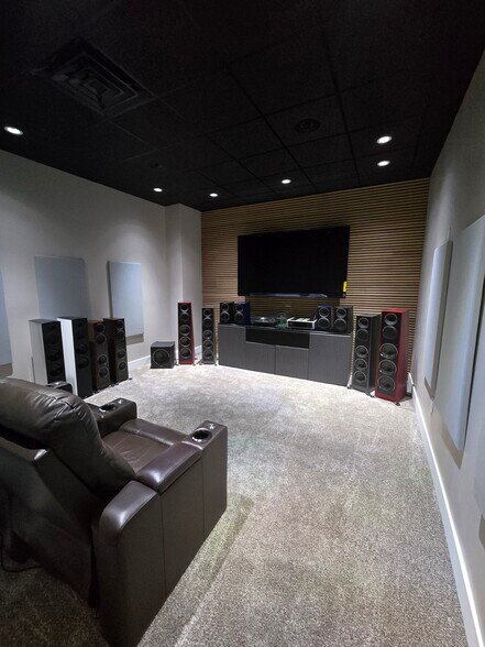 More Photos Of 7212 N Dale Mabry Hwy, Tampa Freestanding For Sale