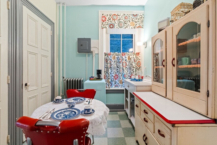 More Photos Of 23-25 Race St, Jim Thorpe Hospitality For Sale