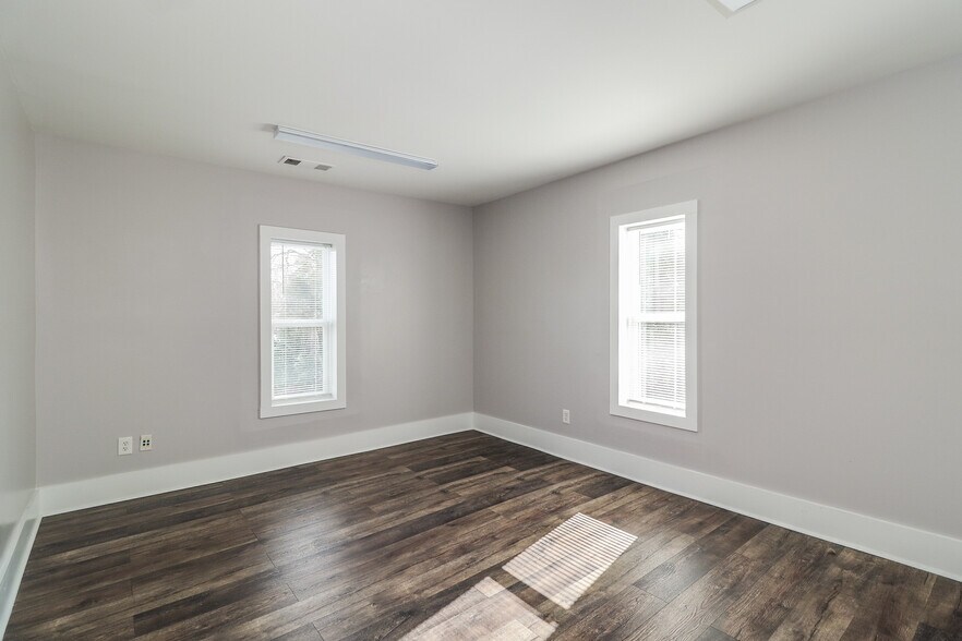 More Photos Of 104 W Candler St, Winder Medical For Sale