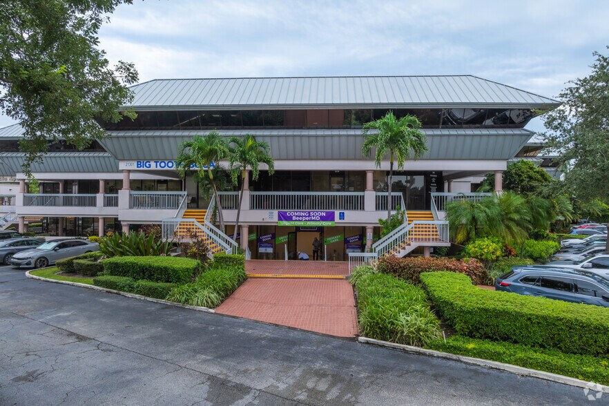 More Photos Of 21301 Powerline Rd, Boca Raton Medical For Sale