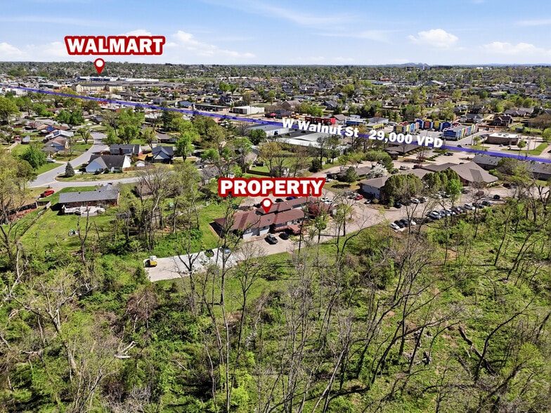 More Photos Of 6 Halsted Cir, Rogers Office For Lease