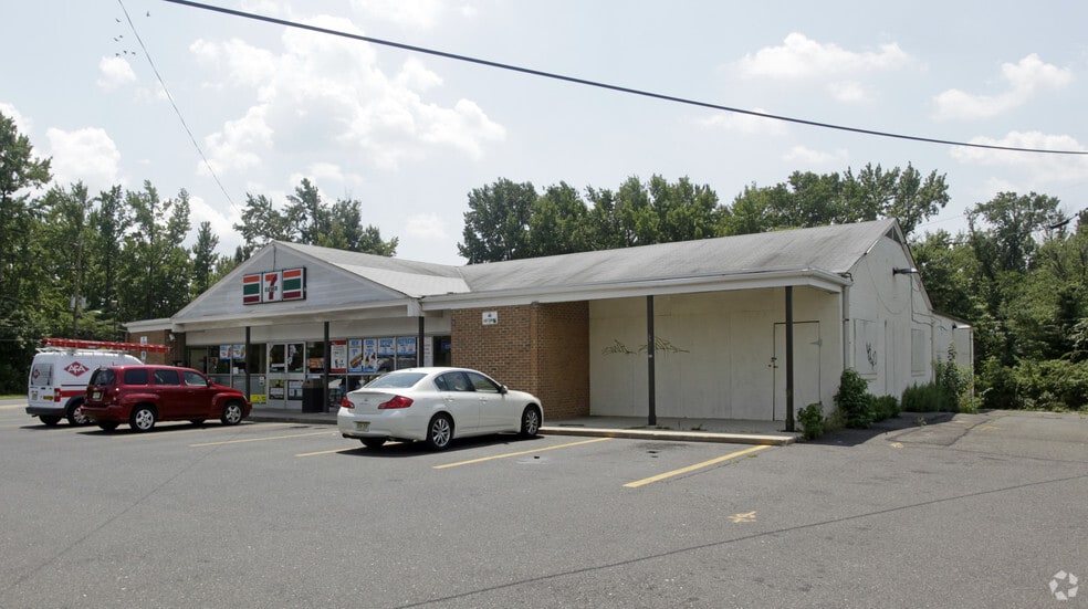 Primary Photo Of 1811 Chapel Ave W, Cherry Hill Convenience Store For Lease