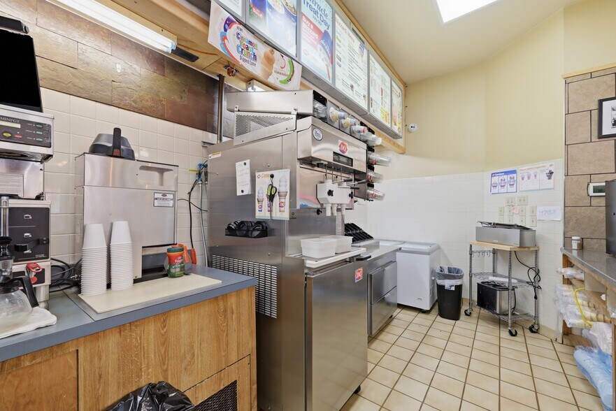 More Photos Of 47720 Or-58 Hwy, Oakridge Fast Food For Sale