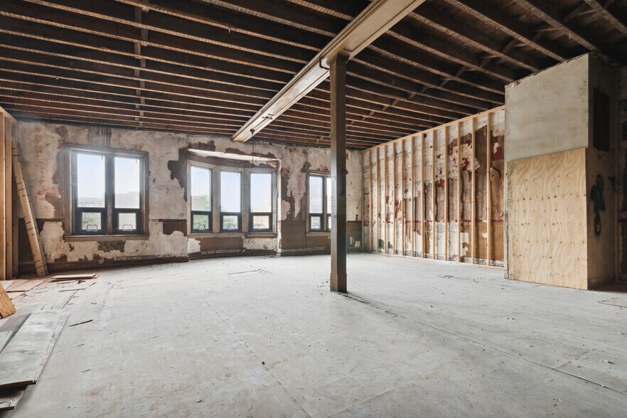 More Photos Of 800-804 W Girard Ave, Philadelphia Storefront Retail Office For Sale