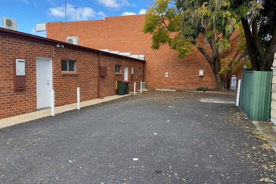 More Photos Of 55 Macleay St, Dubbo Storefront For Lease
