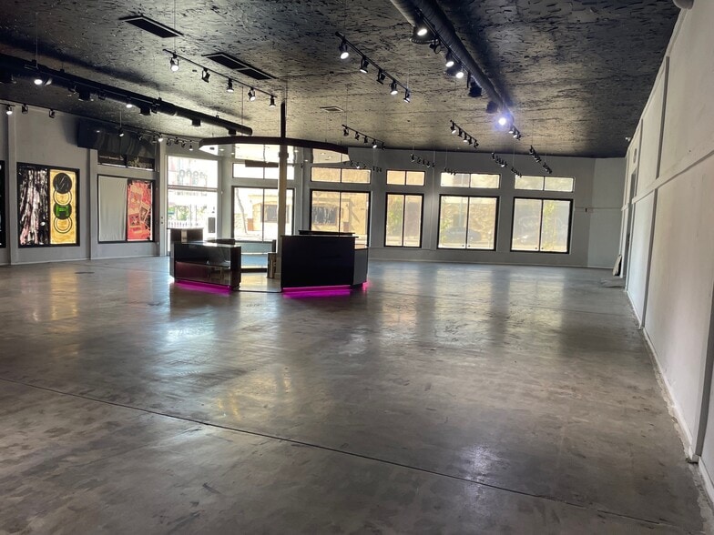 More Photos Of 4900-4906 Lankershim Blvd, North Hollywood Freestanding For Lease