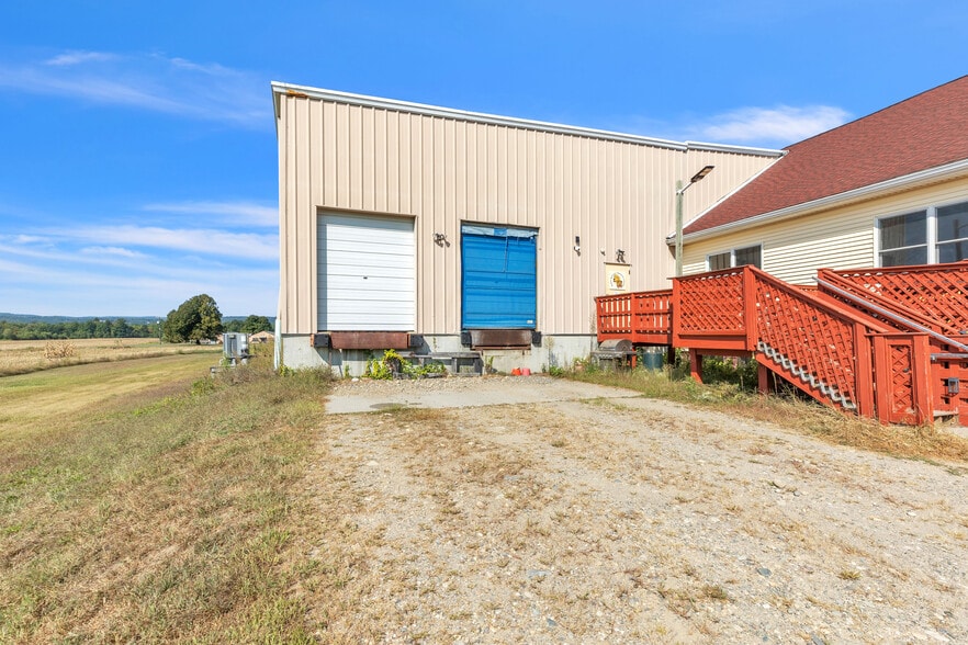 More Photos Of 203 Long Plain Rd, Whately Service For Sale