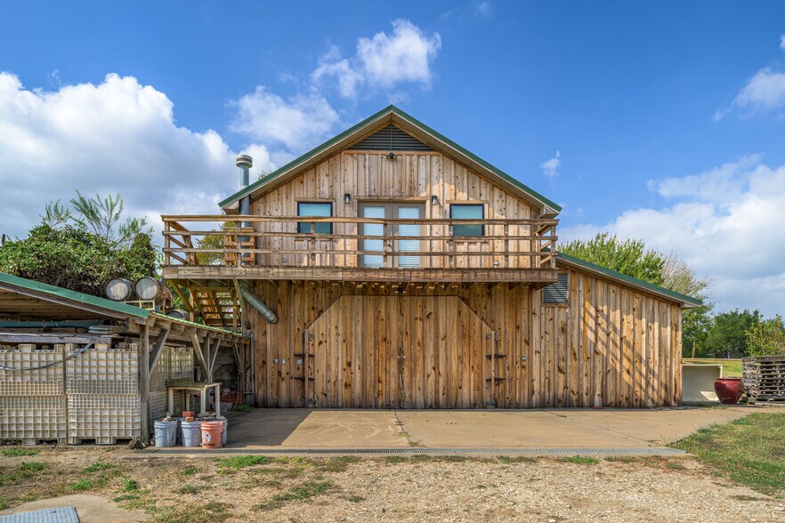 More Photos Of 1441 Salem Rd, Brenham Specialty For Sale