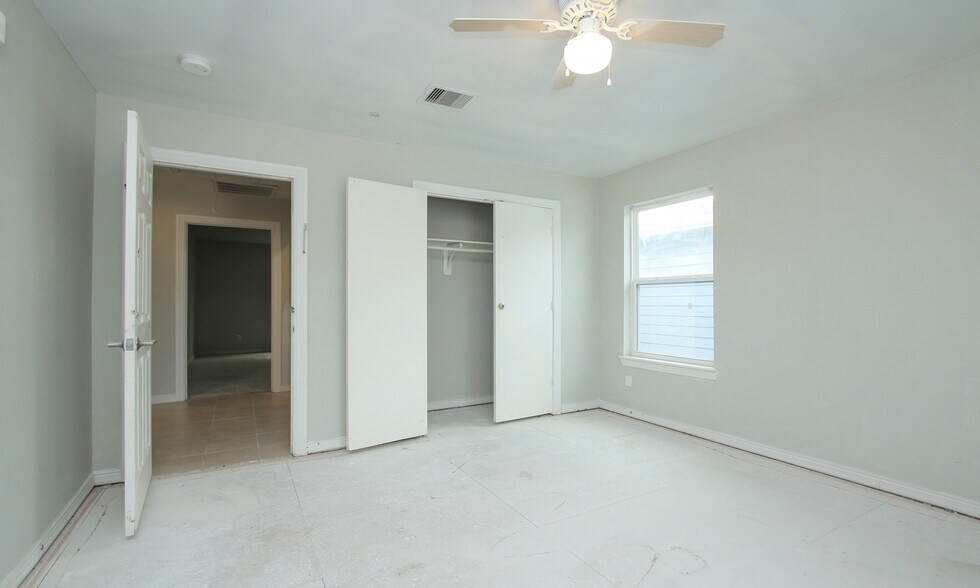 More Photos Of 1318 Avenue A, South Houston Apartments For Sale